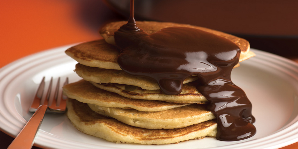 ALMOND PANCAKES WITH CHOCOLATE SAUCE