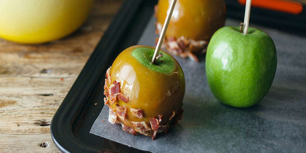 BACON CARAMEL APPLES