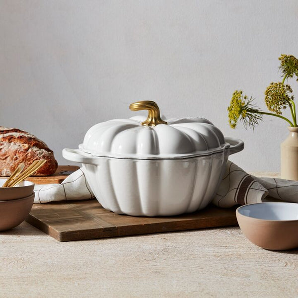 Le Creuset Signature 4-qt Pumpkin Cocotte - White with Gold Knob