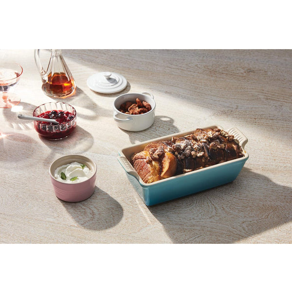 Le Creuset 9" x 5" x 3" (1.5 qt./1 lb.) Heritage Loaf Pan - Peche
