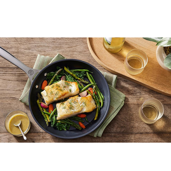 Le Creuset Set of 2 Essential Non-Stick Ceramic 8 In 10 In Fry Pan