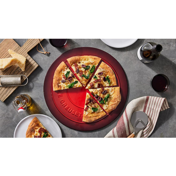 Le Creuset 15" Round Pizza Stone 15 in Oyster