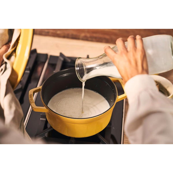 Staub 5.5-Qt Round Dutch Oven - Citron