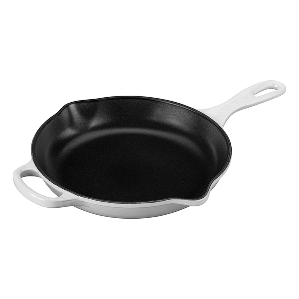 LE CREUSET 9'' SIGNATURE IRON HANDLE SKILLET - WHITE