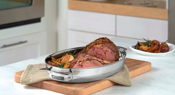Viking 3-Ply Stainless Steel Oval Roaster With Metal Induction Lid And Rack, 8.5 Quart